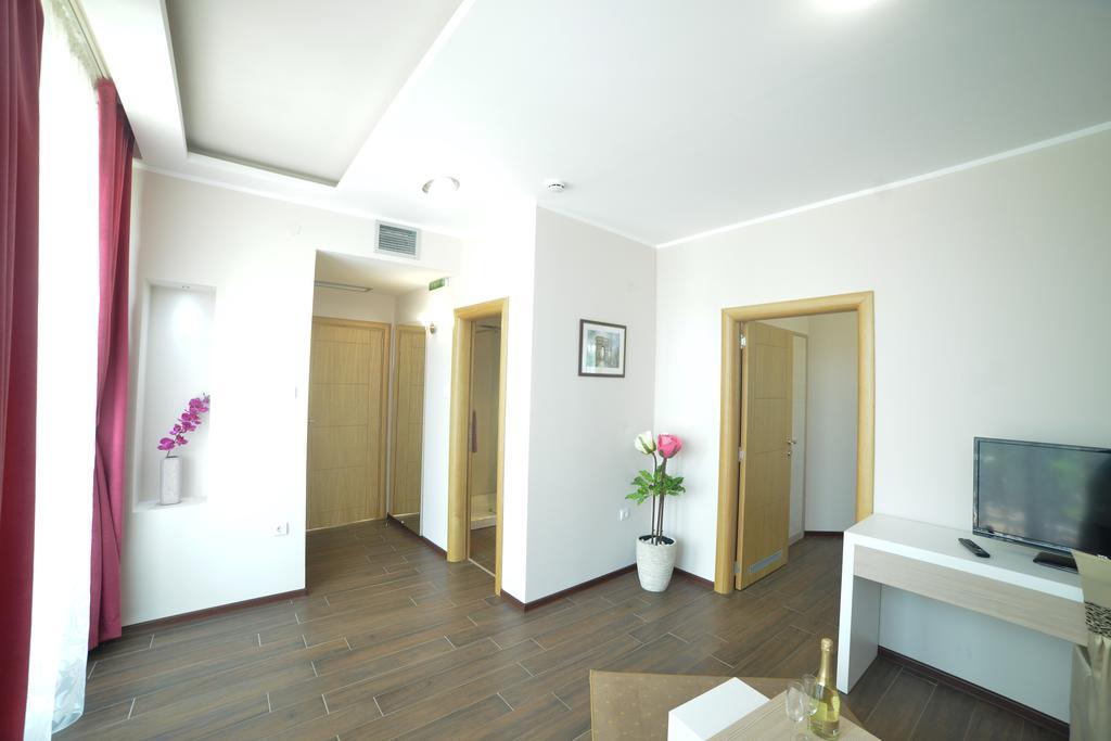 Kesten Futog Habitación foto