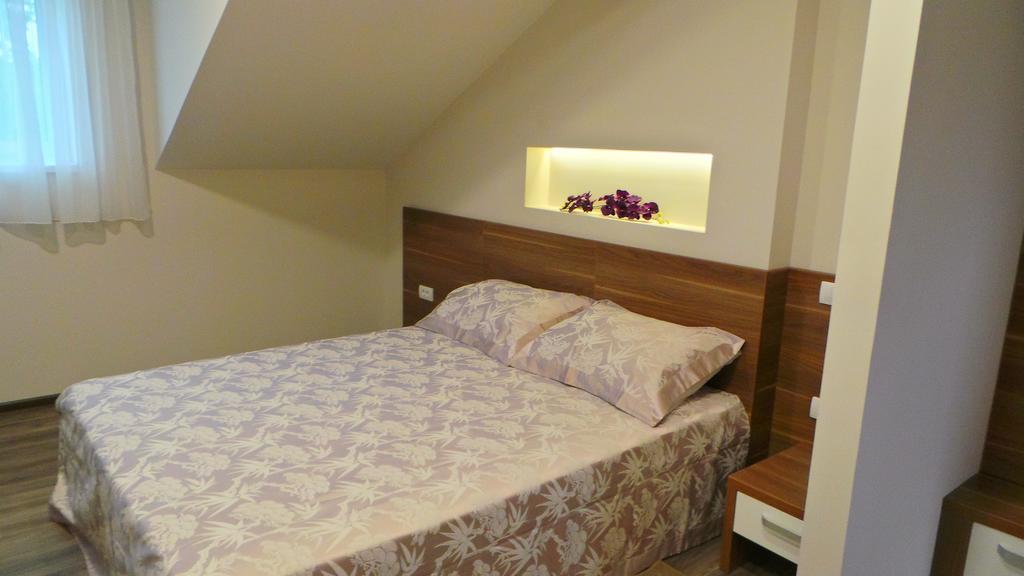 Kesten Futog Habitación foto